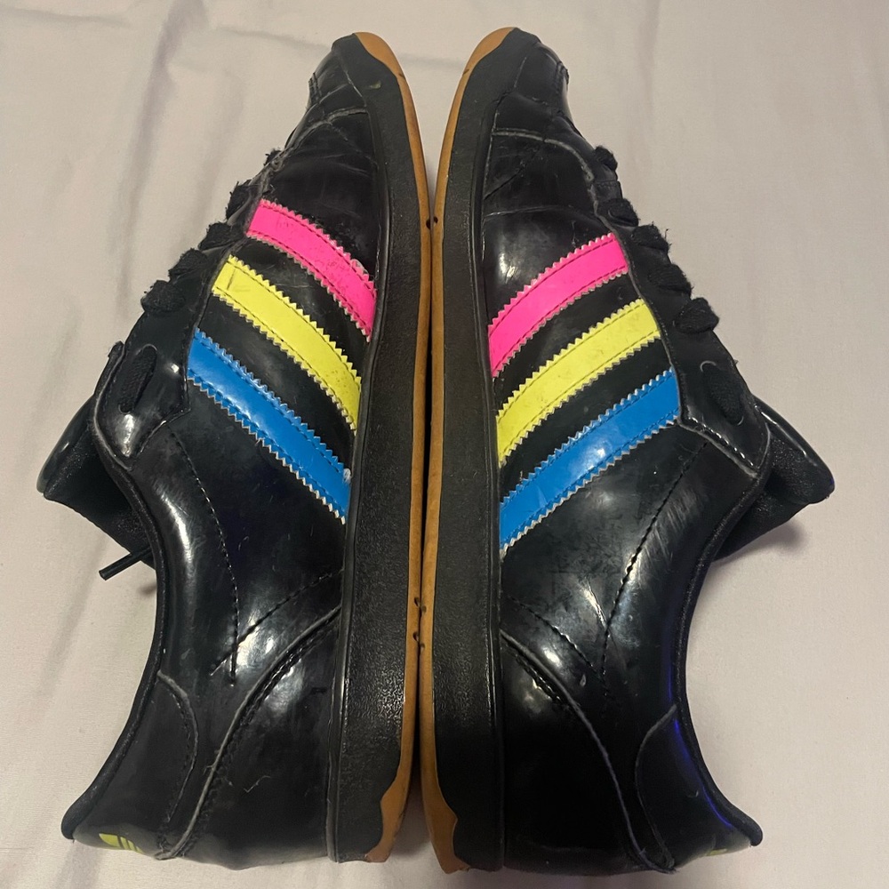 Adidas Women’s Sleek Black Patent Sneakers with Colored Stripes Vintage Size 7 - Picture 4 of 9